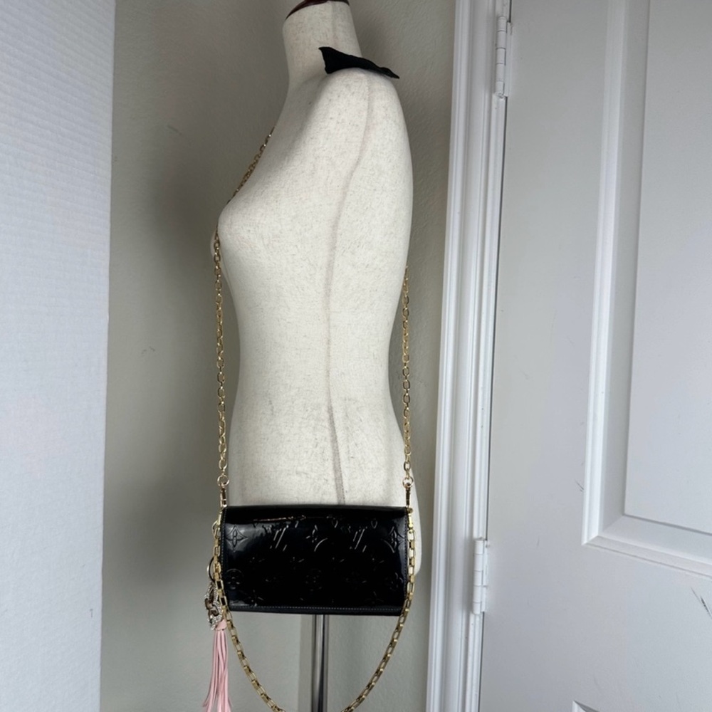 Louis Vuitton Amarante Monogram Vernis Shoulder Bag in Black Patent Leather - Picture 10 of 10